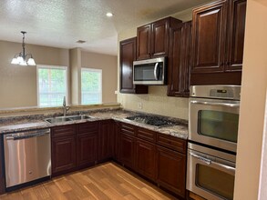 6 Sunflower Cir in New Braunfels, TX - Building Photo - Building Photo