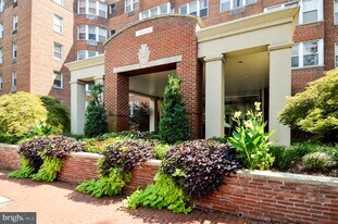 2500 Q St NW in Washington, DC - Building Photo