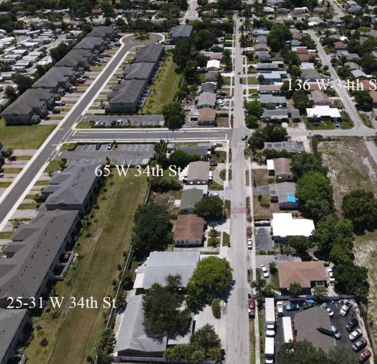 31 W 34th St in Riviera Beach, FL - Building Photo