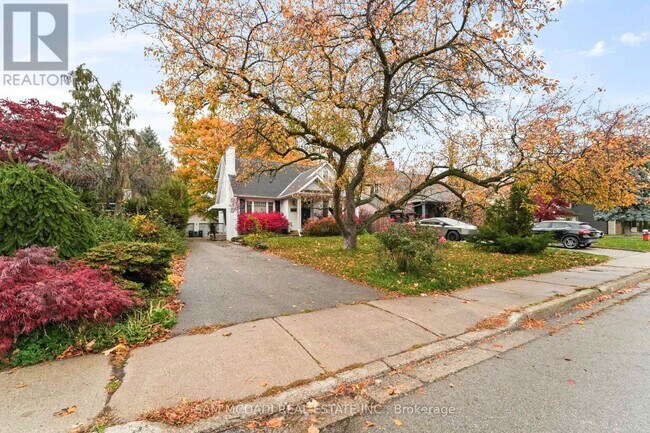 64 Wanita Rd in Mississauga, ON - Building Photo - Building Photo