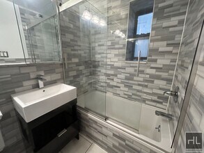 East 25th Street in New York, NY - Building Photo - Building Photo