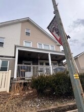 2385 Main St, Unit Apt 2 in Northampton, PA - Foto de edificio - Building Photo