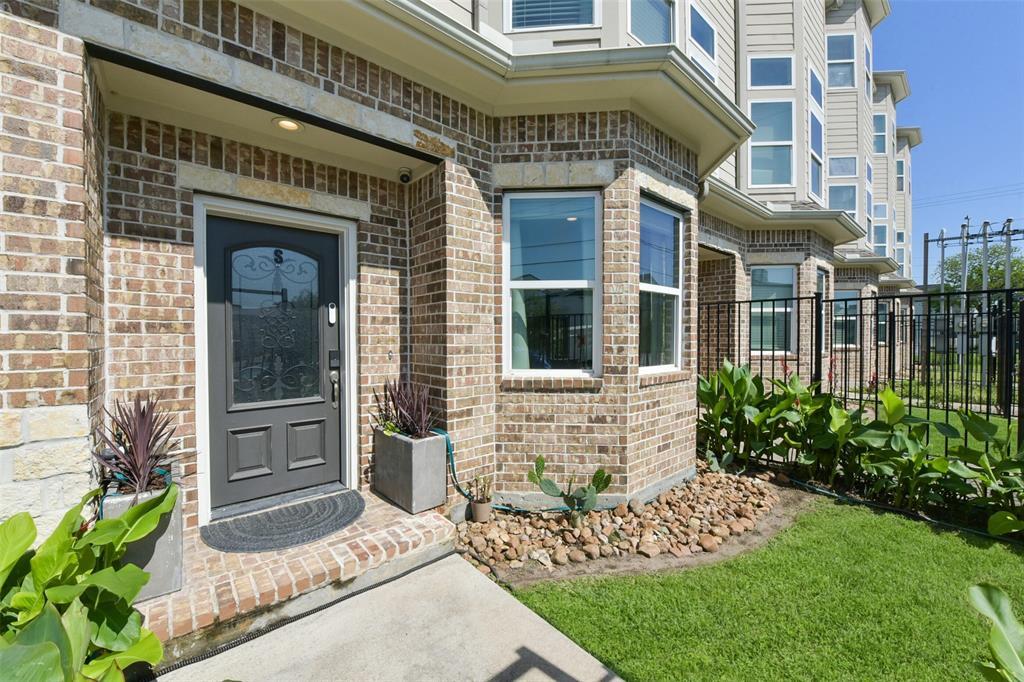 2020 McGowen St in Houston, TX - Building Photo