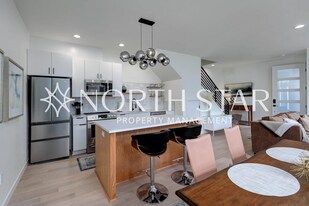 3013 SE Division St in Portland, OR - Building Photo