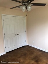 509 College St in Lampasas, TX - Foto de edificio - Building Photo