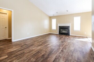 1947 Mare Ave in Indianapolis, IN - Foto de edificio - Building Photo