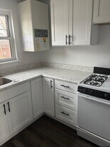 Omni Apartments in Bergenfield, NJ - Building Photo