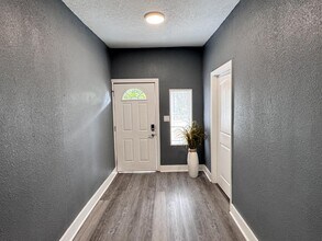 1216 E 33rd Ave in Tampa, FL - Building Photo - Building Photo