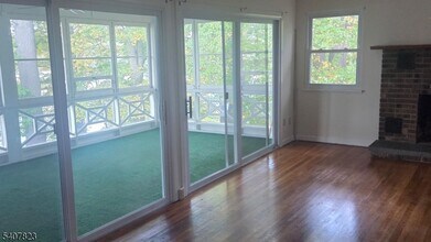 304 Lake Shore S in Montague, NJ - Foto de edificio - Building Photo