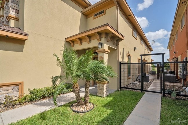 800 E Upas Ave in McAllen, TX - Building Photo - Building Photo