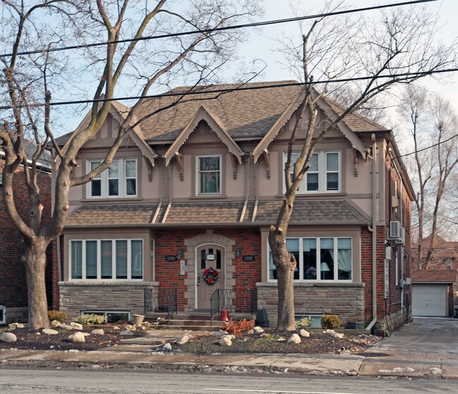 1747-1749 Bayview Ave in Toronto, ON - Building Photo - Primary Photo