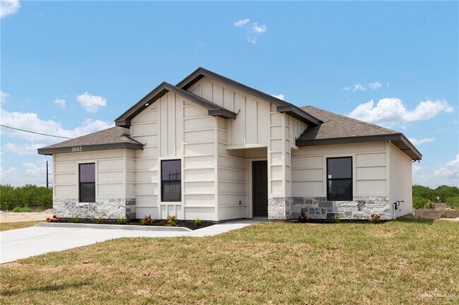 property at 3005 Rio Red Cir