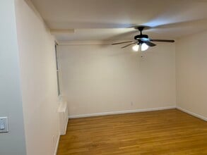 1824 21st Rd, Unit #1 in Astoria, NY - Foto de edificio - Building Photo