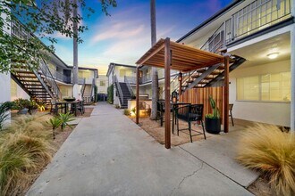 315 Junipero Ave in Long Beach, CA - Foto de edificio - Building Photo