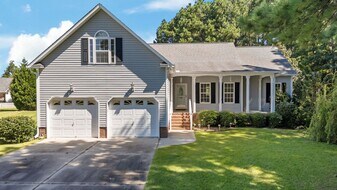 105 Serenity Ct in New Bern, NC - Building Photo