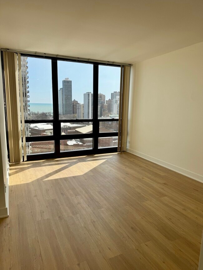 1636 N Wells St, Unit 2003 in Chicago, IL - Building Photo - Building Photo