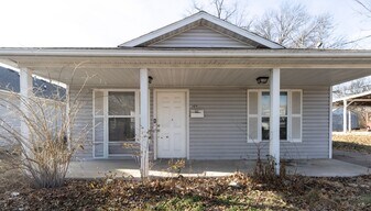309 McBaine Ave in Columbia, MO - Building Photo