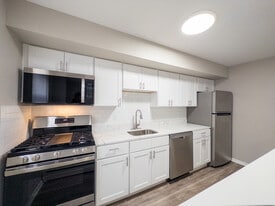 Orchard View Apartments in Morrisville, PA - Building Photo