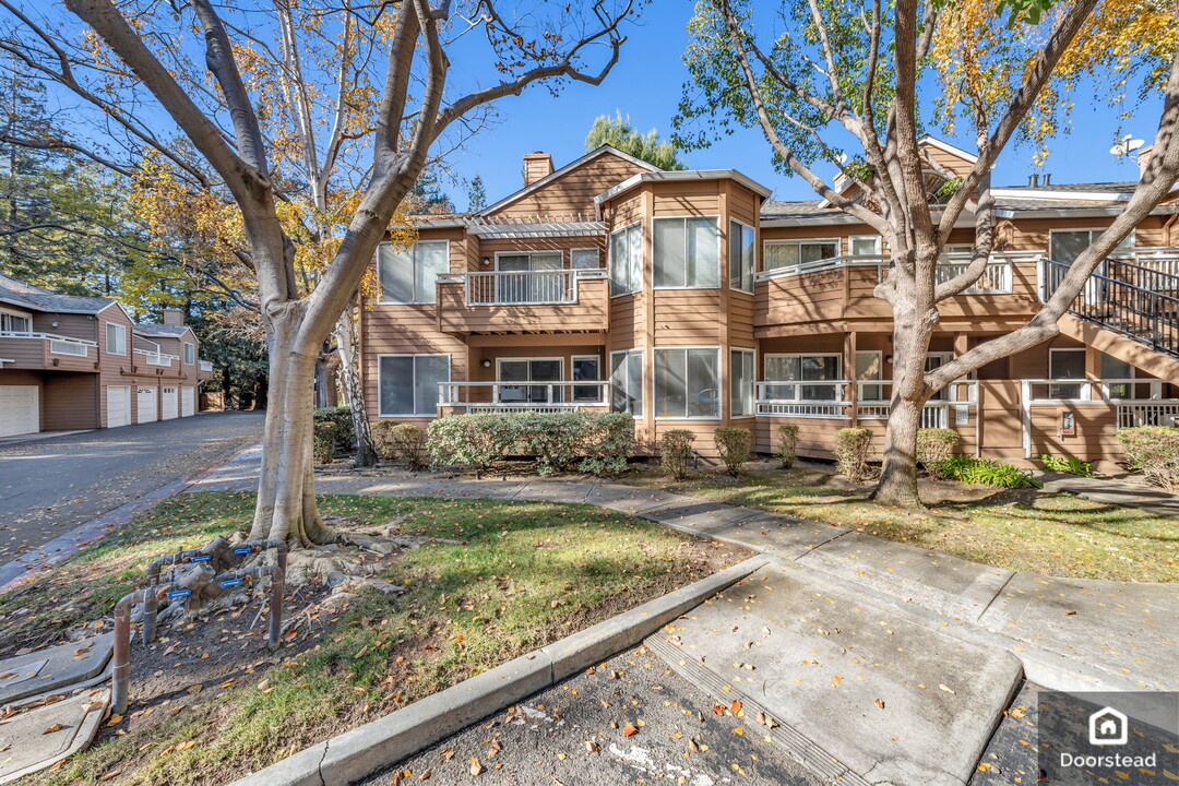 2548 Alveswood Cir in San Jose, CA - Building Photo