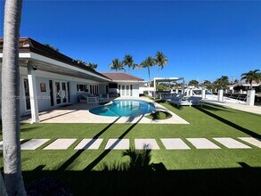 5510 Bayview Dr in Fort Lauderdale, FL - Building Photo - Building Photo