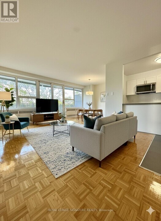 10 Shallmar Blvd in Toronto, ON - Building Photo