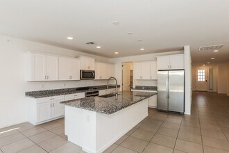 5647 W Walatowa St in Phoenix, AZ - Building Photo - Building Photo