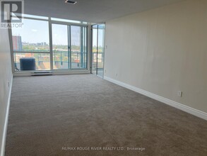 1511 Sheppard Ave E in Toronto, ON - Building Photo - Building Photo