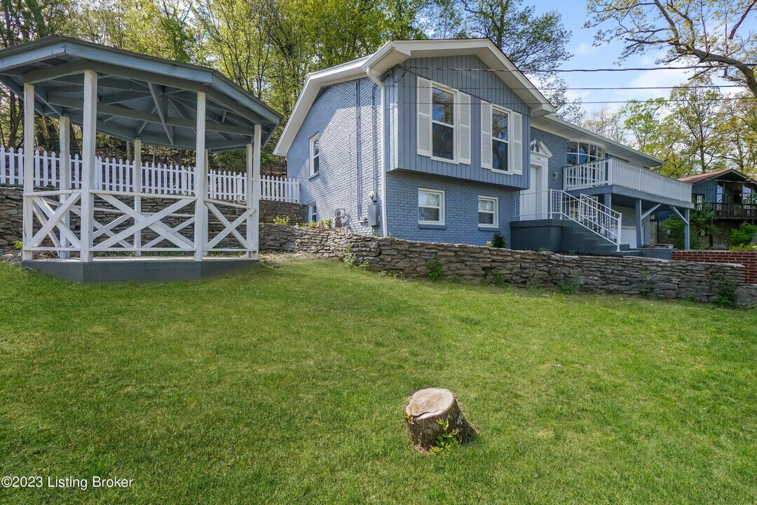 1210 Rudgate Cove in Louisville, KY - Building Photo