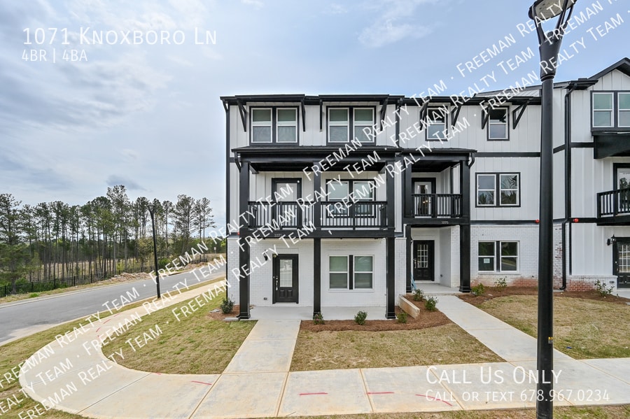 1071 Knoxboro Ln in Woodstock, GA - Building Photo
