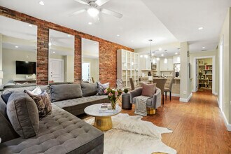 16 Follen St, Unit 1 in Boston, MA - Foto de edificio - Building Photo