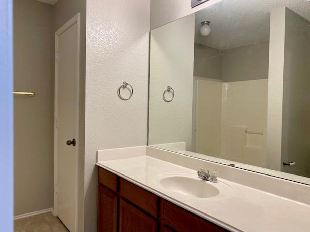 638 W Union Bower Rd in Irving, TX - Building Photo - Building Photo