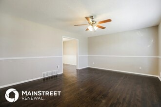2900 S Linwood Ave in Independence, MO - Foto de edificio - Building Photo