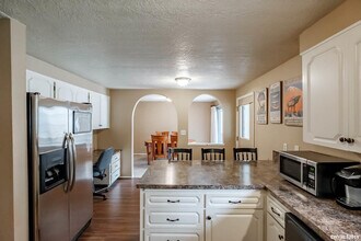 2765 NW Circle Blvd in Corvallis, OR - Building Photo - Building Photo