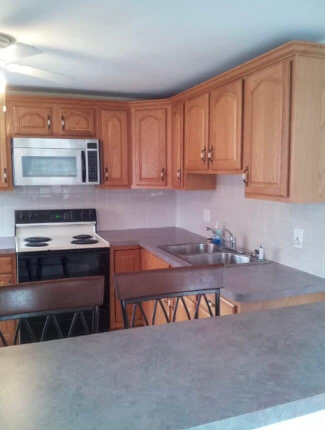 3 Carol St, Unit 2nd FL in Albany, NY - Foto de edificio - Building Photo