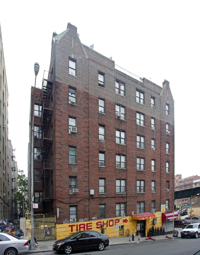 2201 Jerome Ave in Bronx, NY - Building Photo - Building Photo