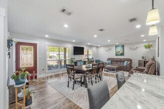 708 Marcia Cir in Mary Esther, FL - Building Photo - Building Photo