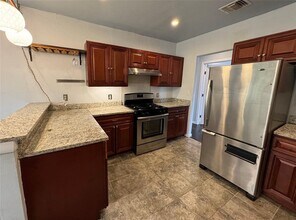 1402 Mardell St in San Antonio, TX - Building Photo - Building Photo