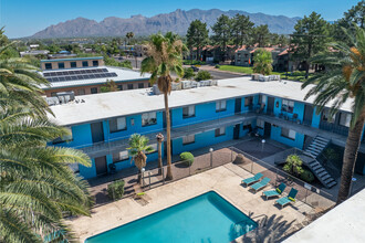 Malibu Apartments in Tucson, AZ - Building Photo - Building Photo