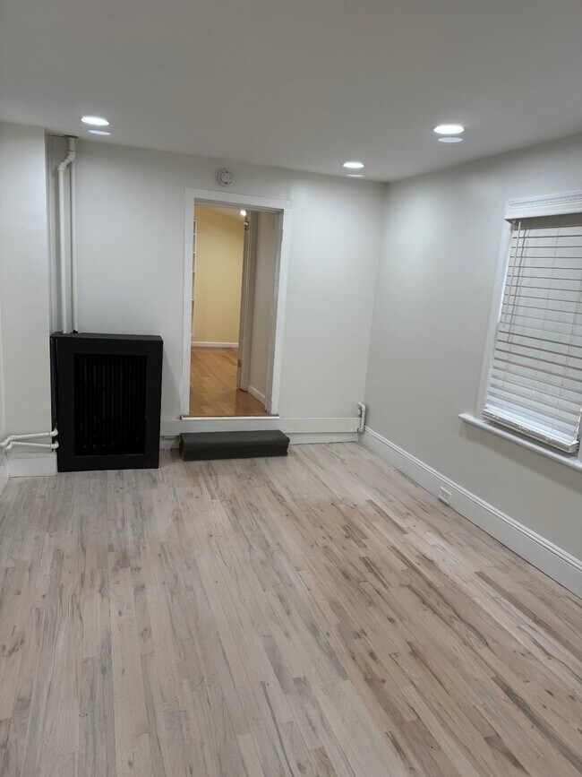45XX Carpenter Ave in Bronx, NY - Building Photo - Building Photo