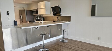 9450 Poinciana Pl in Davie, FL - Building Photo - Building Photo