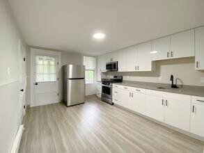 124 Trenton St in Boston, MA - Building Photo - Building Photo