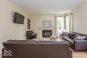 10436 Prairie Fox Dr in Fishers, IN - Building Photo - Building Photo