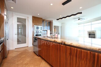 140 E Rio Salado Pkwy in Tempe, AZ - Building Photo - Building Photo