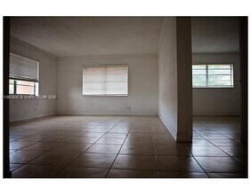 1300 Moffett St in Hallandale Beach, FL - Building Photo - Building Photo