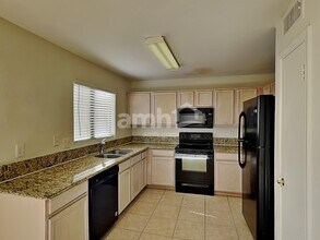 10633 W Piccadilly Rd in Avondale, AZ - Building Photo - Building Photo