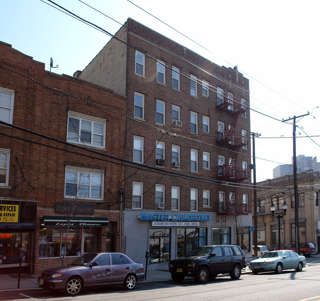 6300 Park Ave in West New York, NJ - Building Photo - Building Photo