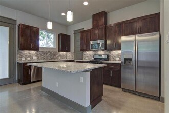 923 E 37th St in Austin, TX - Building Photo - Building Photo