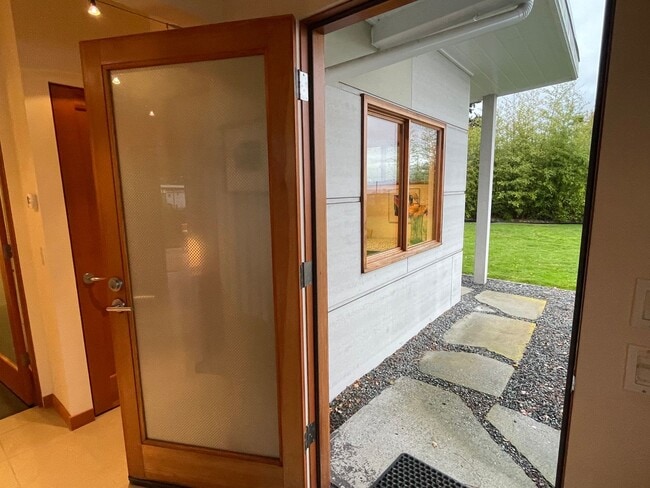 720 Edgecliff Dr in Langley, WA - Building Photo - Building Photo