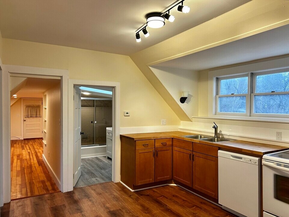 46 Elm St in Buckland, MA - Building Photo