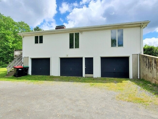 197 W Center St in West Bridgewater, MA - Building Photo - Building Photo